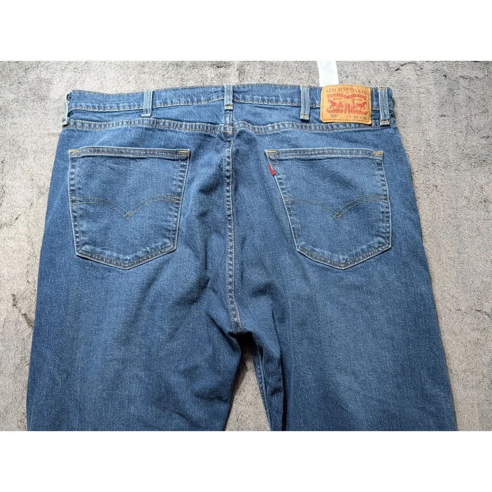 Levi's 505 Regular Fit Jeans Men's Size 40x32 Medium Wash